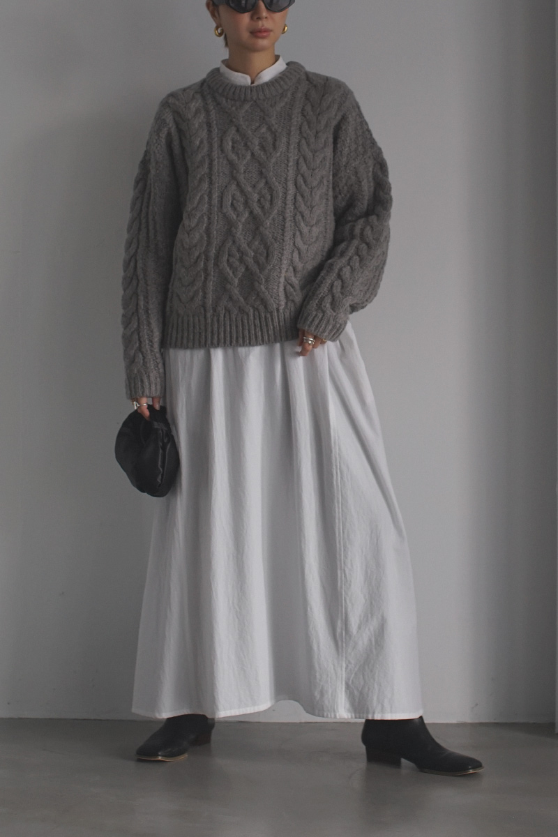 Cable Round-neck Wool Knit Tops